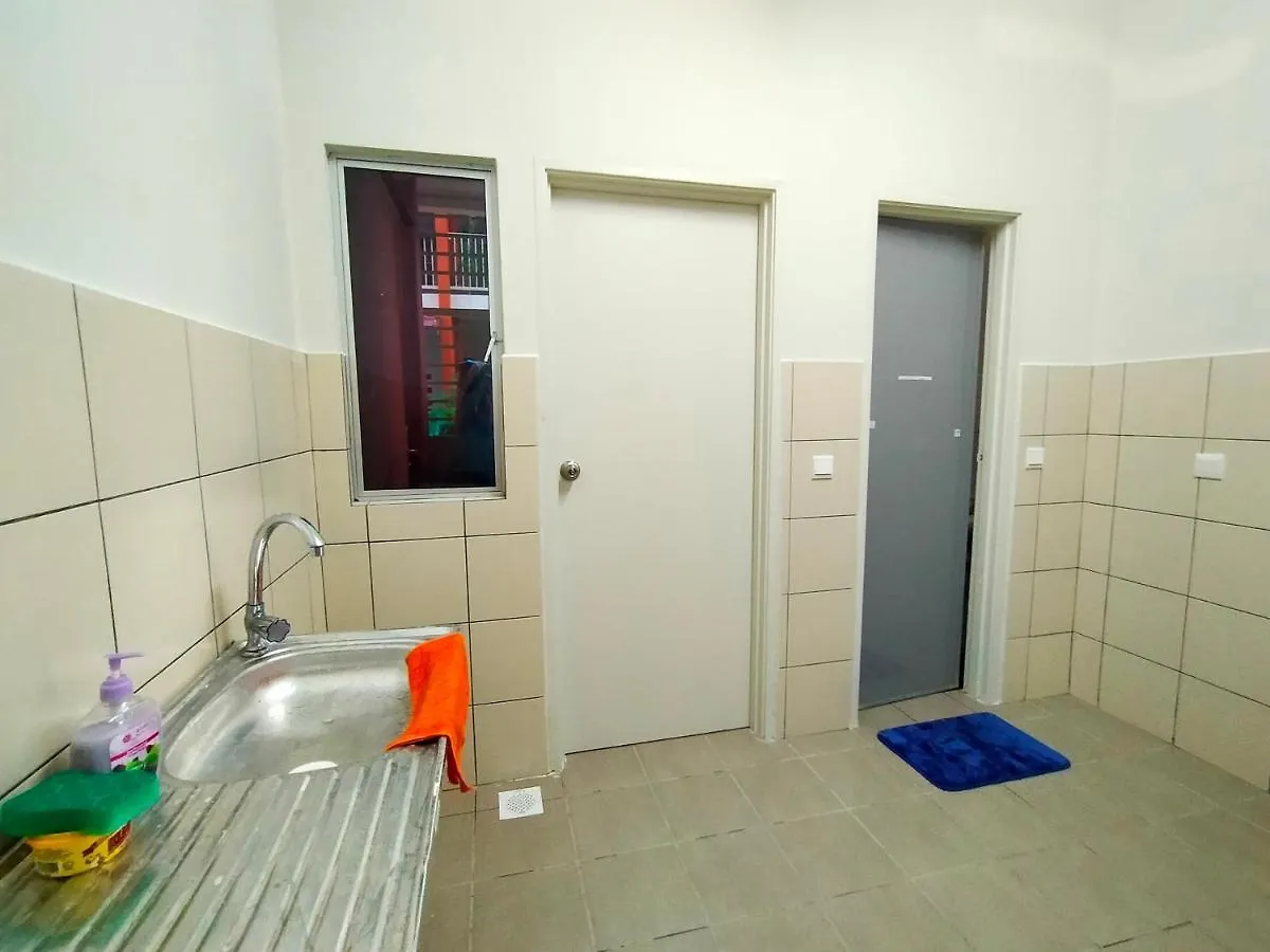 Zaara Homestay Krubong Alor Gajah Ayer Keroh Melaka 0*, 말라카